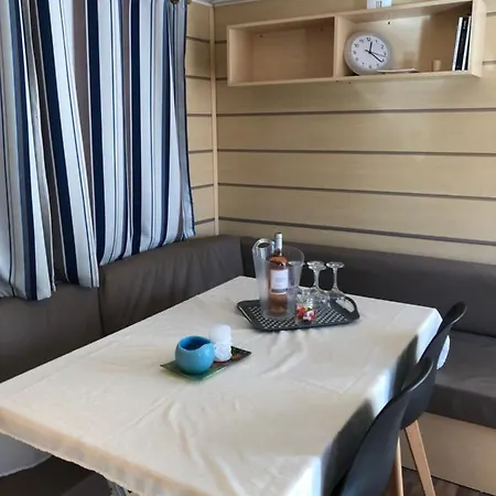 Flamants Roses 1 Pers 6 * فرونتينيان