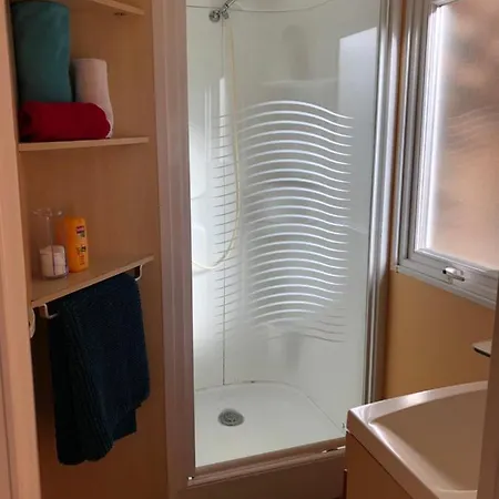 Flamants Roses 1 Pers 6 مكان تخييم فرونتينيان