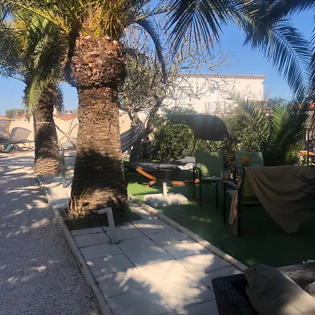 Flamants Roses 1 Pers 6 مكان تخييم فرونتينيان